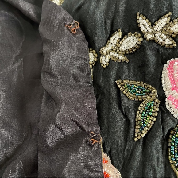 Vintage 100% silk heavily beaded rose jacket hook eye closure fully lined Size M - Picture 5 of 16